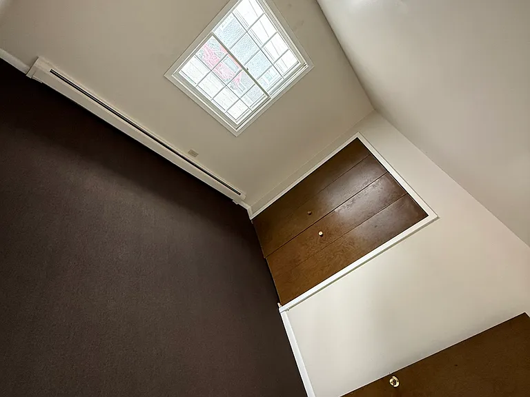 1585 Maple Ln — Photo 10