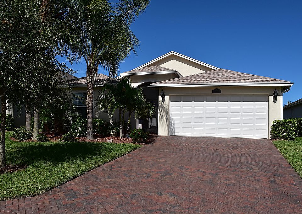1st image of 704 Honeybell Ct SW