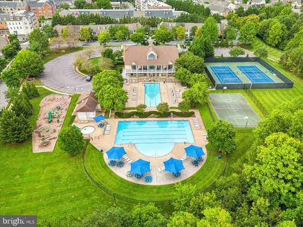 2442 Rippling Brook Rd, Frederick, MD 21701