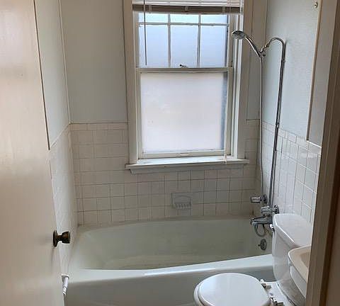 3rd image of 4902 Itaska St APT 22