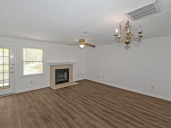 5th image of 1186 Magnolia Way SE