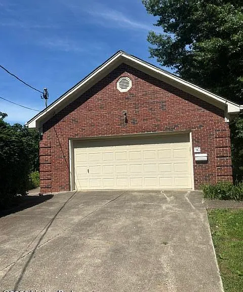 16510 Bradbe Rd — Photo 2