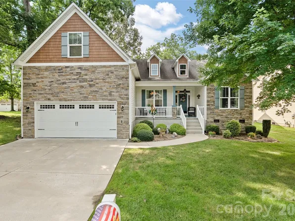 64 Eagle Pointe Way, Flat Rock, NC 28731