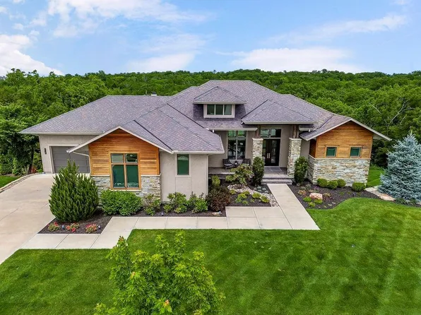 25040 W 105th Ter, Olathe, KS 66061