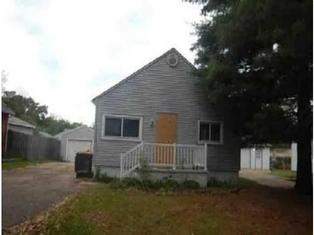 2019 W Richwoods Blvd photo 1