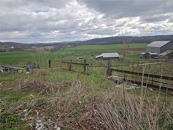 2nd image of Dutch Valley Rd