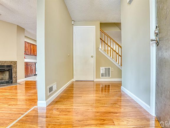 4th image of 119 Thoreau Dr