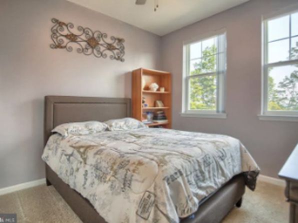 352 Dawson Pl