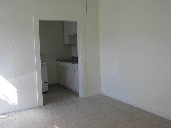5th image of 3101 NE West End Blvd APT 6