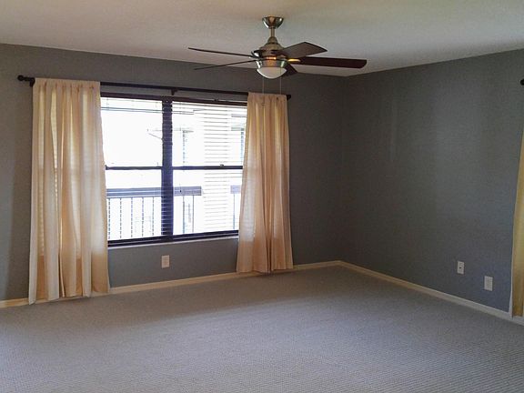 5th image of 301 SW South River Drive