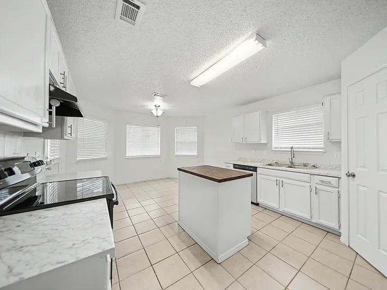 3611 Dorothy Jane Dr — Photo 4