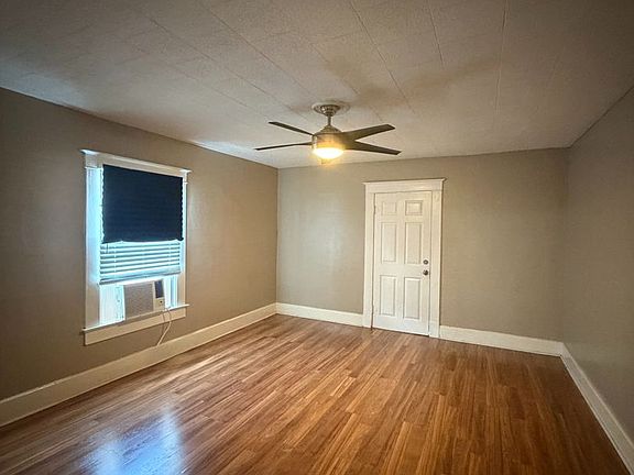 4th image of 819 6th St N APT 3