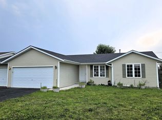 7254 Salzbrenner Ln, Machesney Park, IL 61115