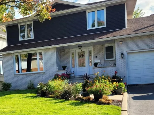 42 Eglee Ave, North Bay, ON P1B 8Z7
