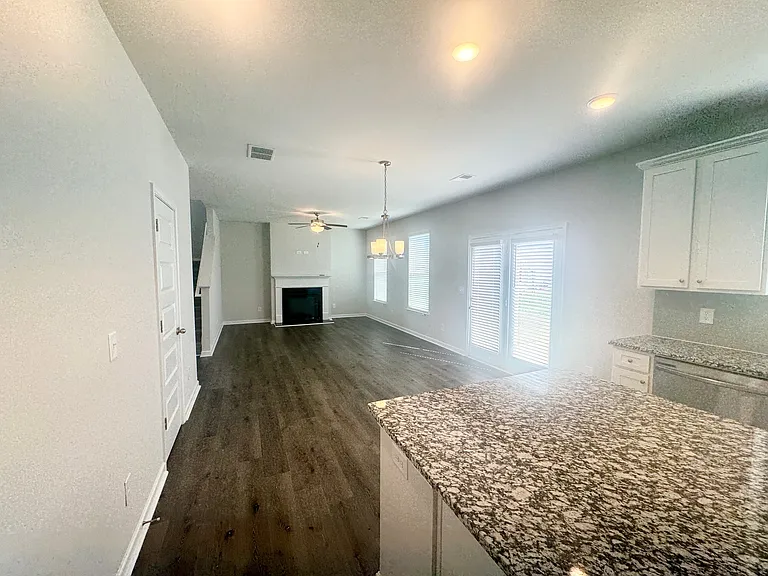 107 Denmon Ct — Photo 21
