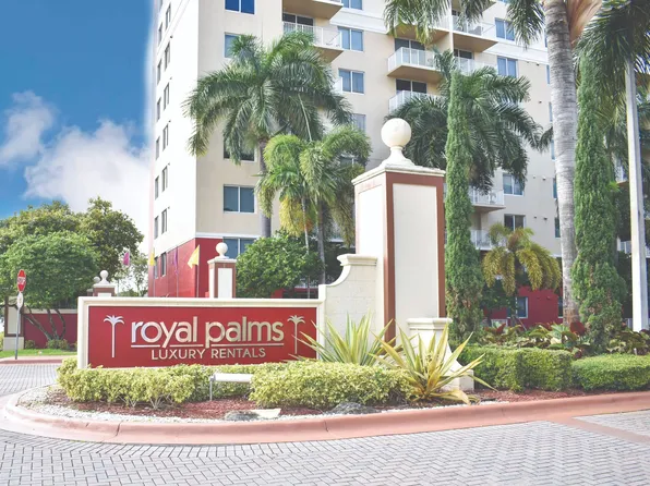 Royal Palms Apartments