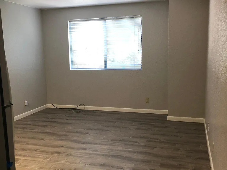 367 Lester Ave #D — Photo 7