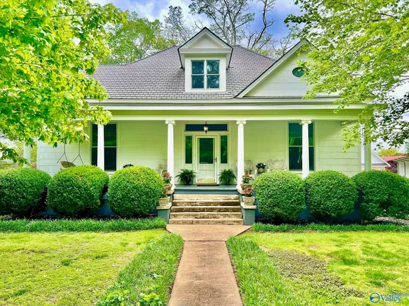 25374 Children St, Elkmont, AL 35620
