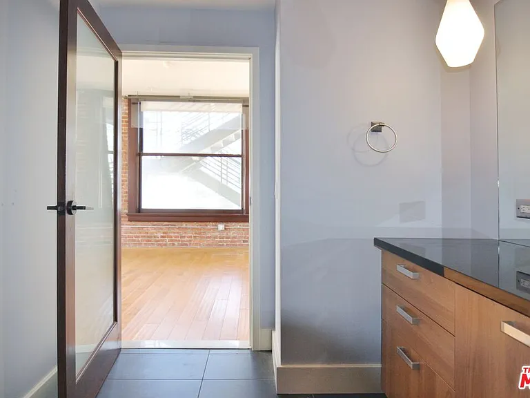 460 S Spring St #701 — Photo 19