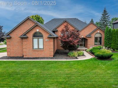 17326 Country Club Dr, Macomb, MI, 48042