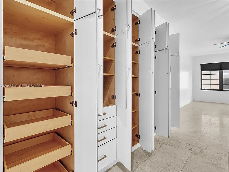1045 Lenox Ave #12 — Photo 12