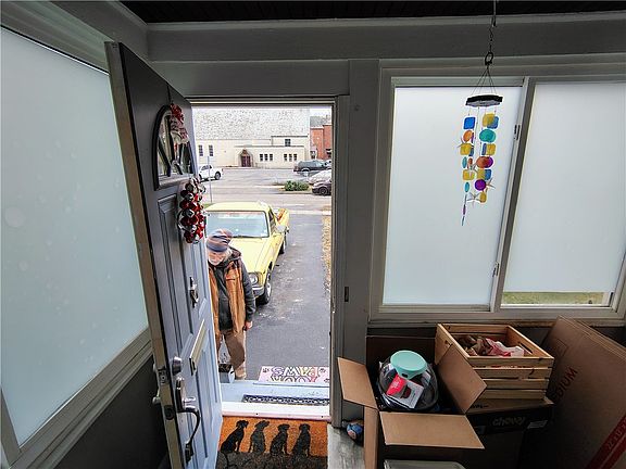 3rd image of 16 Whalin St