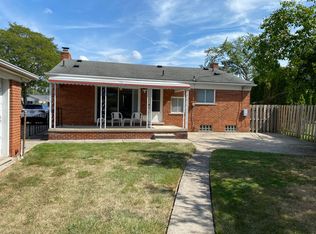 20243 Brookwood St, Dearborn Heights, MI 48127