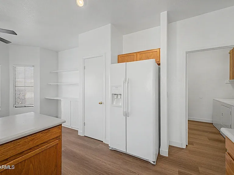 8868 W Laurel Ln — Photo 17
