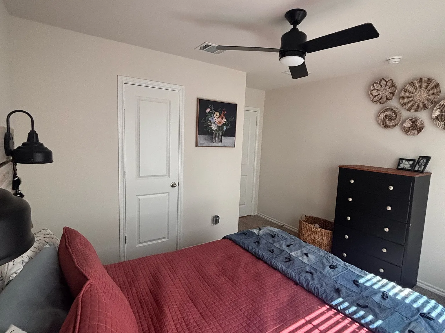 192 Hunters Way - 1 — Photo 3