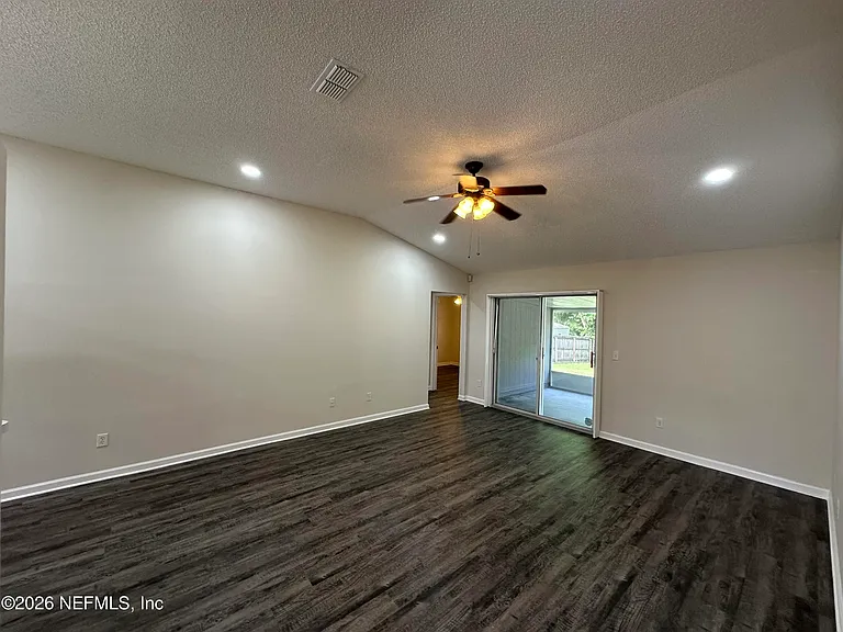 8189 Tessa Ter E — Photo 19