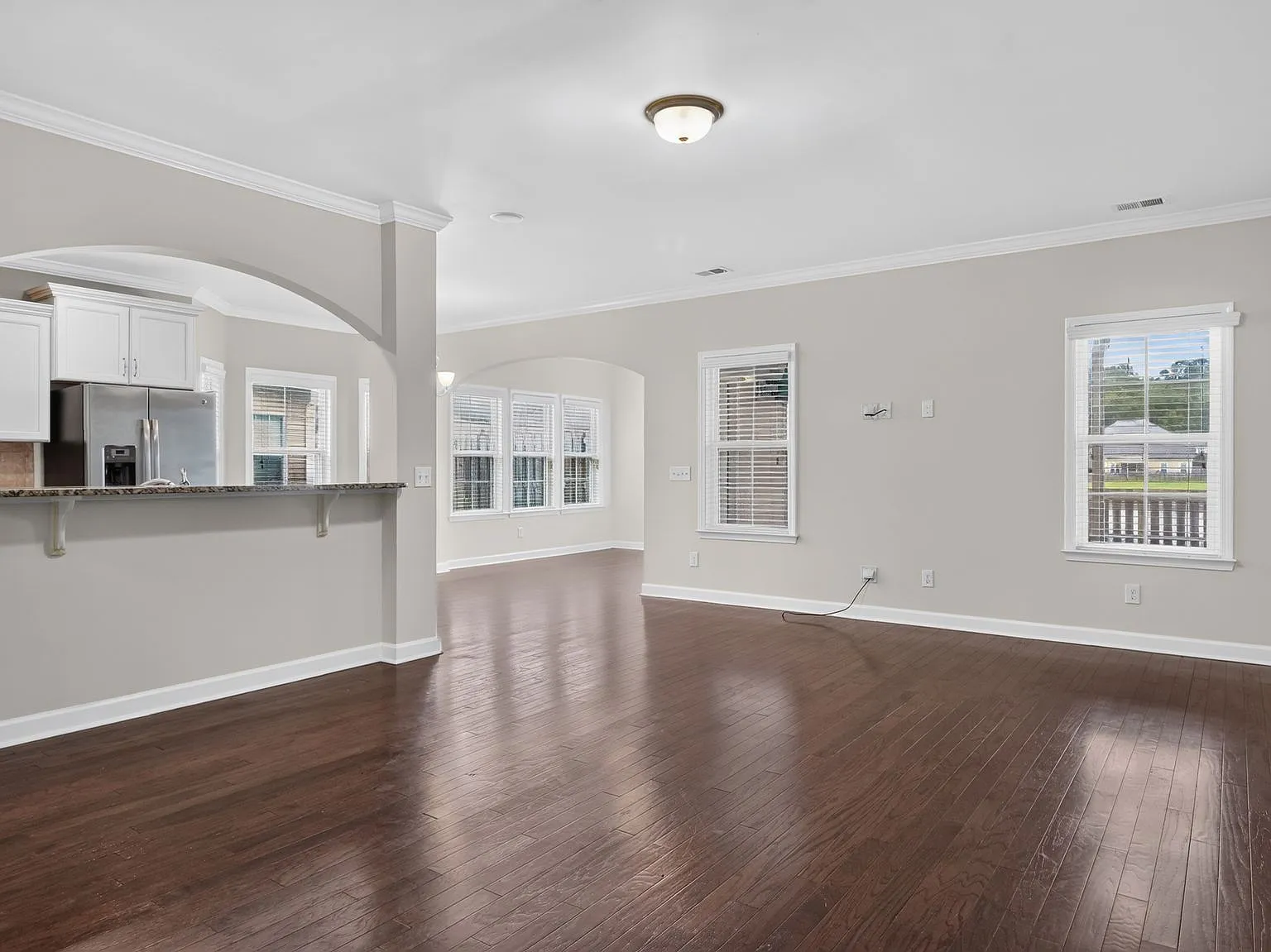 5 bed, 3100 sqft, $2,950 — Photo 3