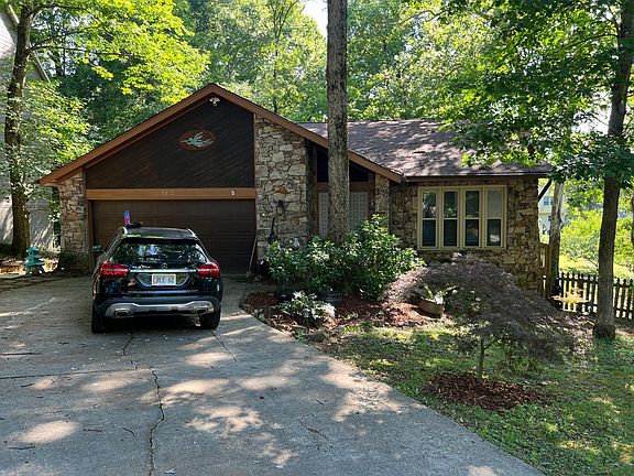 2nd image of 1302 Hearthwood Cir SE
