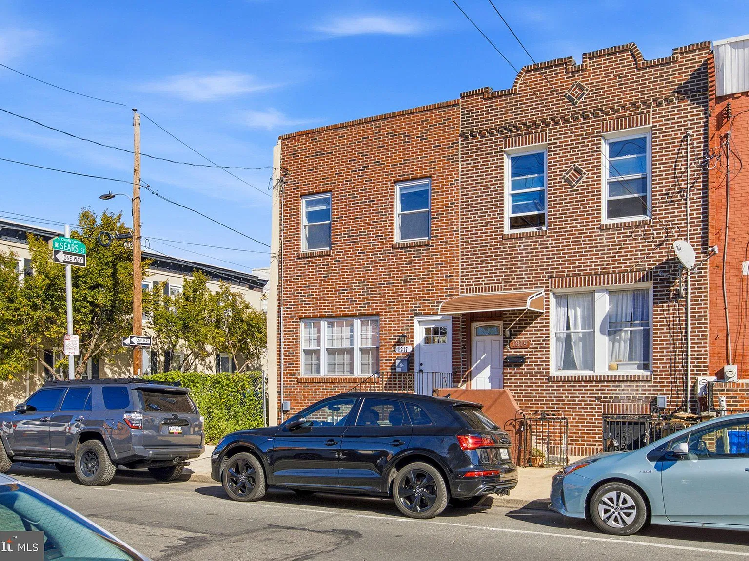 3 bed, 2.5 bath, 1962 sqft, $2,500 — Photo 3