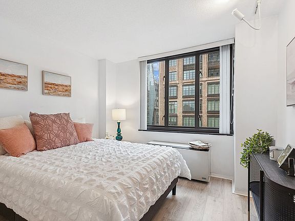 3rd image of 407 Park Ave S APT 17F