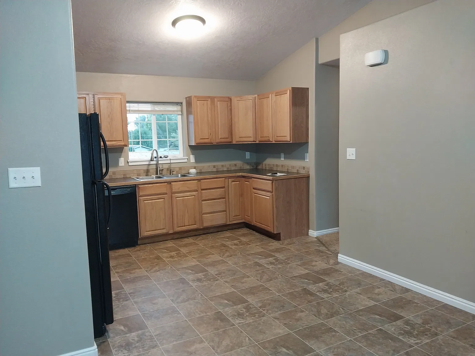 3 bed, 1500 sqft, $1,250 — Photo 4