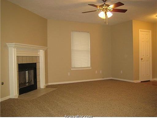 2nd image of 822 Azalea Ct