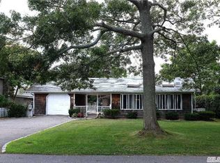 30 Overton Pl, Babylon, NY 11702