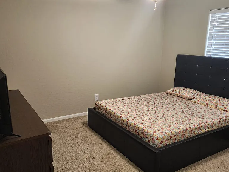 743 W Oxford Ln — Photo 17