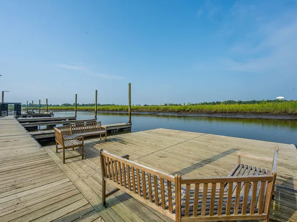 1529 Foster Creek Rd, Hanahan, SC 29410