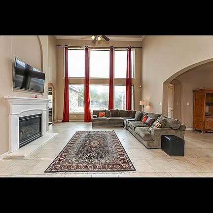 Family room with gas fire pl