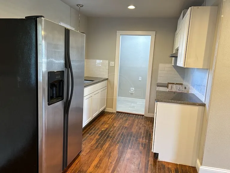 707 N Main St — Photo 5