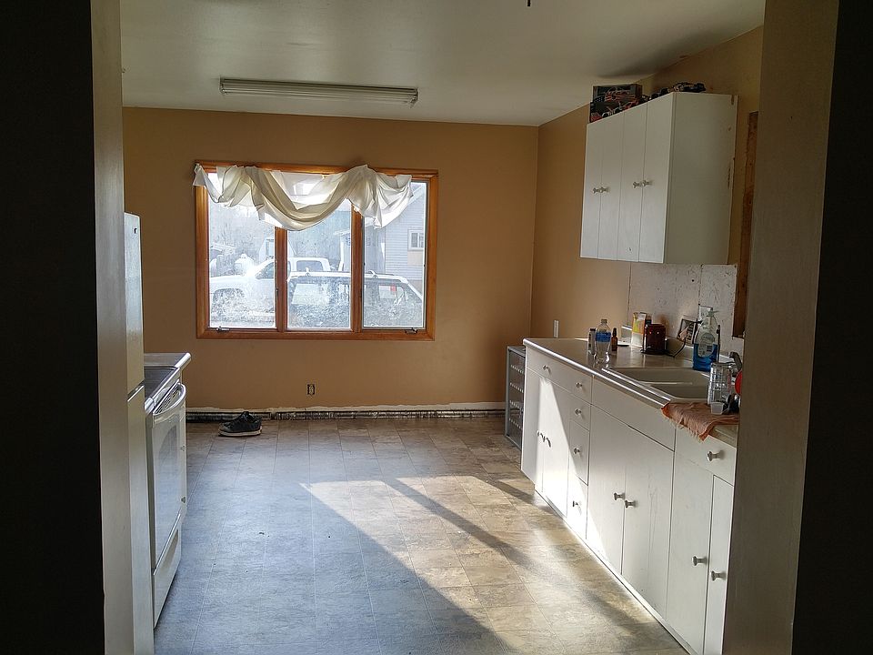 1st image of 318 S Jackson St