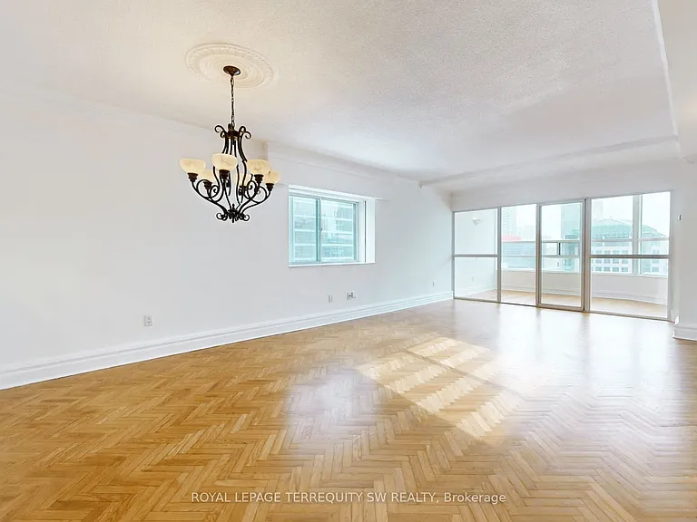 71 Simcoe St #2001 — Photo 8