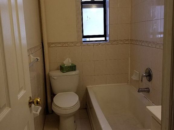 5th image of 271 Parkside Ave APT B1