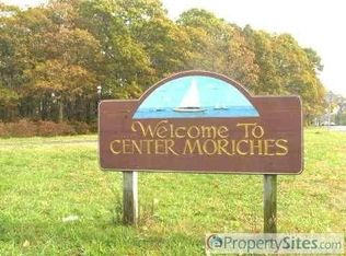 7 Cozine Rd, Center Moriches, NY 11934