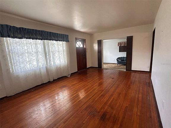 4th image of 708 Chestnut Rd