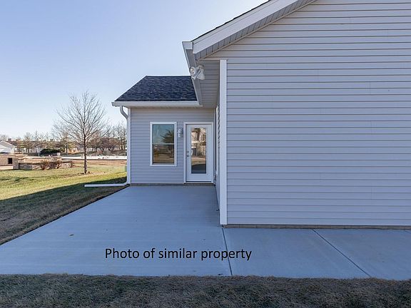 4th image of 194 Beacon Harbor Cir