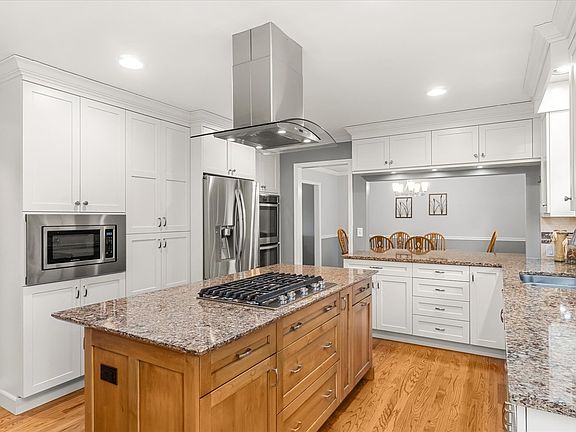 2nd image of 1211 Conan Doyle Rd