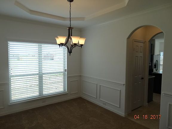 3rd image of 805 Yarrow St