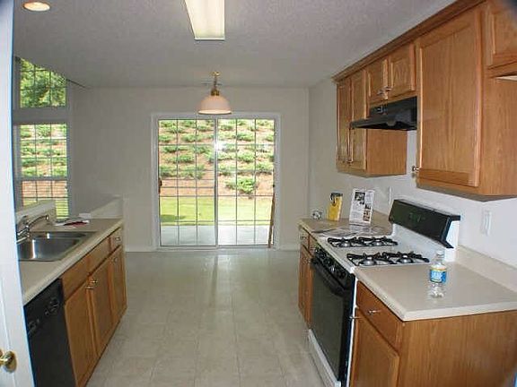 3rd image of 521 Watercress Dr